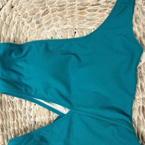 Cupshe NWT size medium turquoise one shoulder swimsuit with cutout - Picture 6 of 6